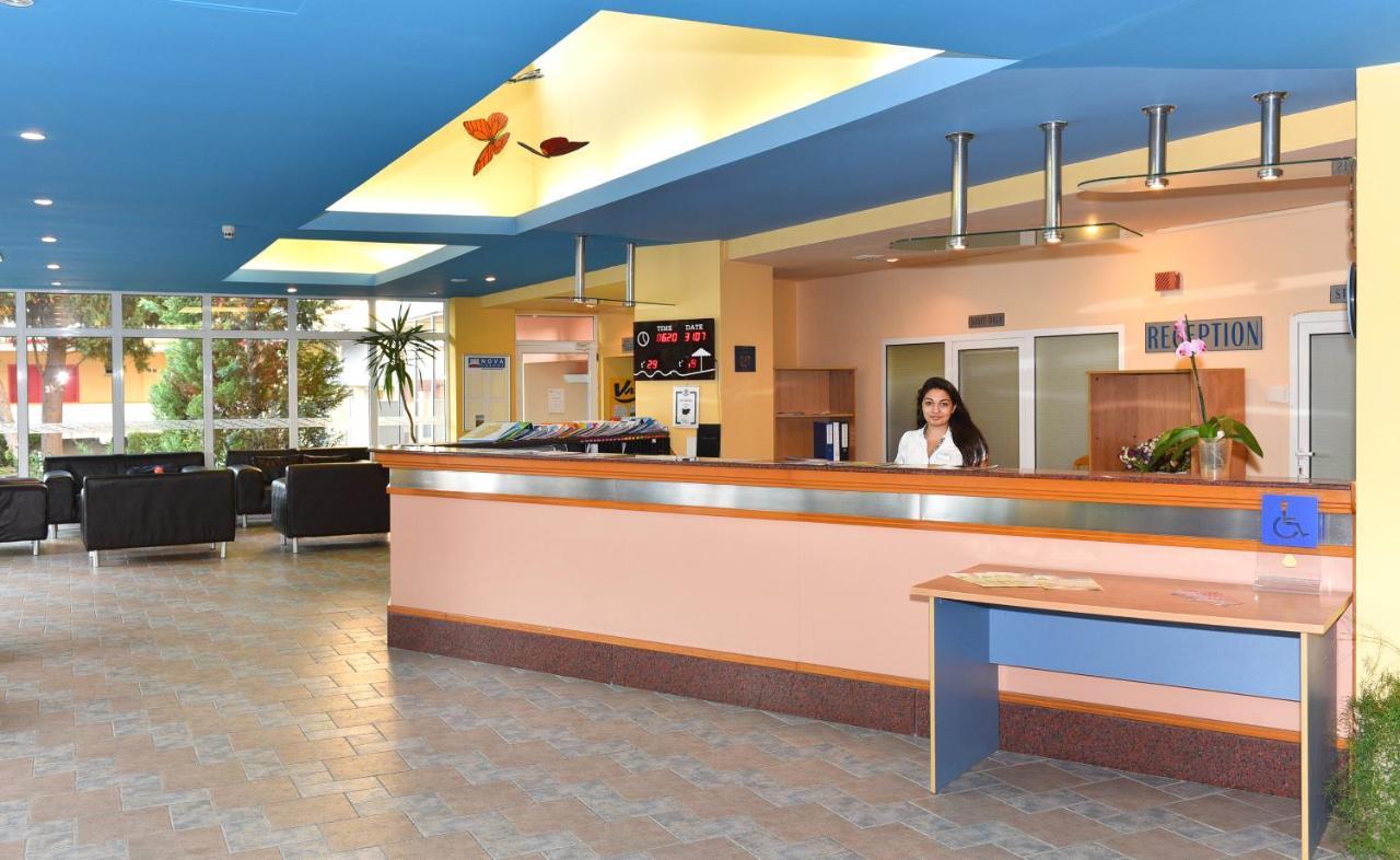 Hotel Oasis 阿尔贝纳 外观 照片