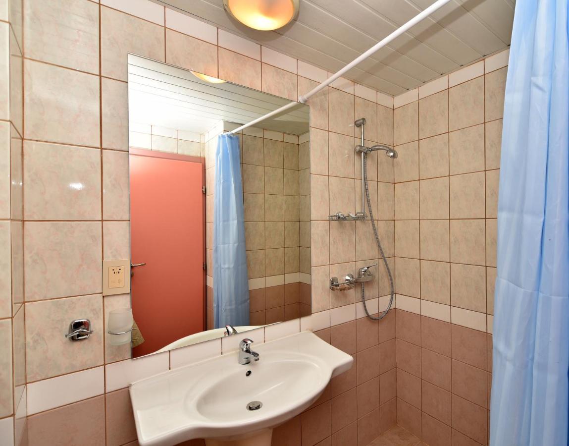 Hotel Oasis 阿尔贝纳 外观 照片