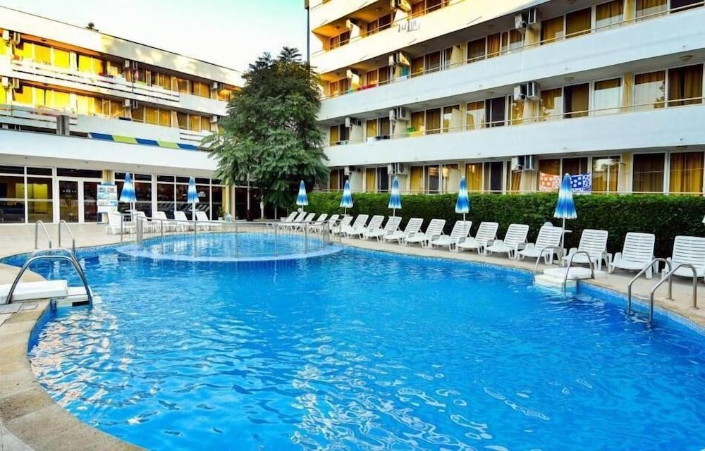Hotel Oasis 阿尔贝纳 外观 照片