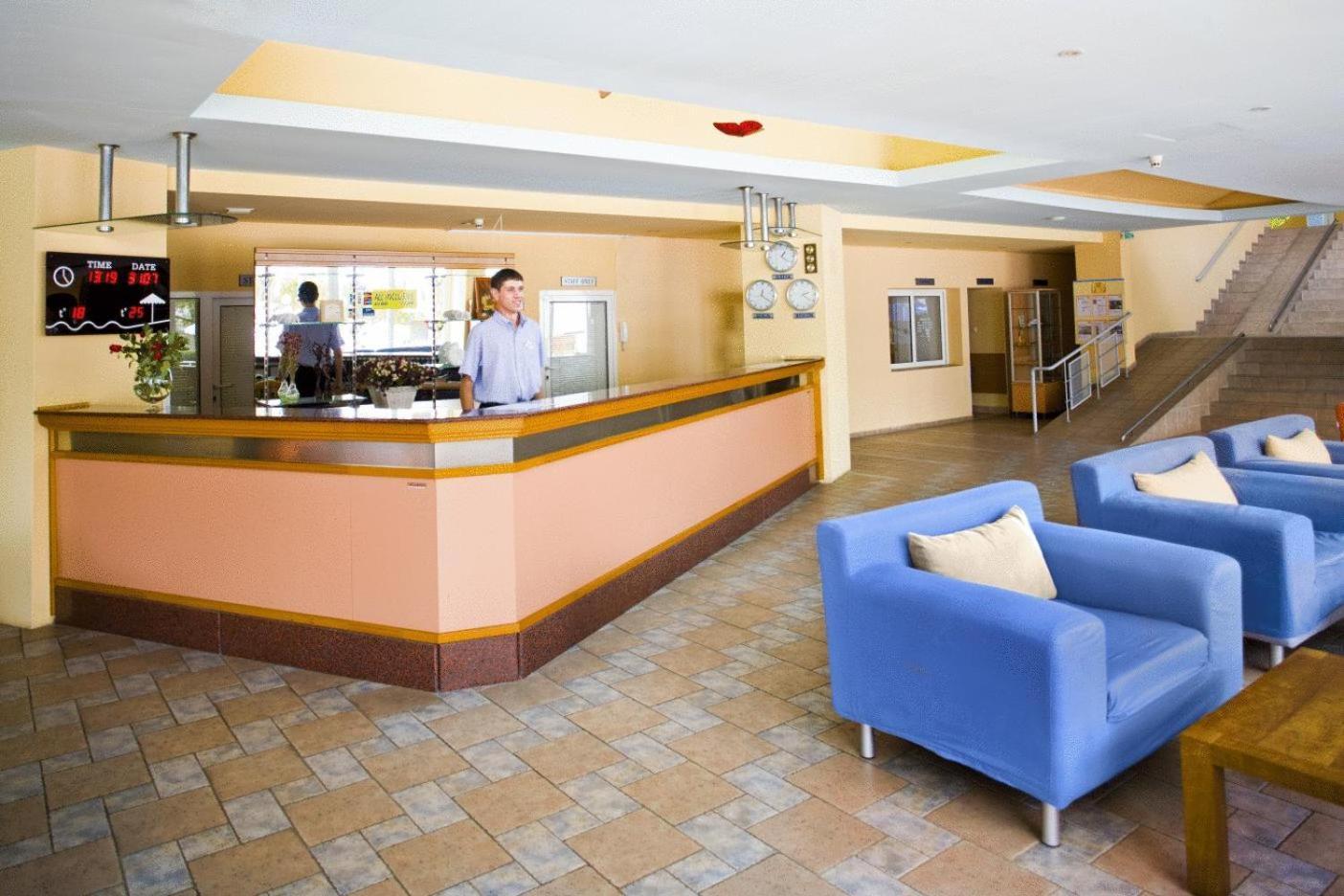 Hotel Oasis 阿尔贝纳 外观 照片