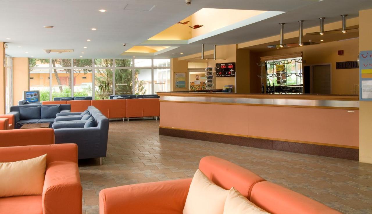 Hotel Oasis 阿尔贝纳 外观 照片